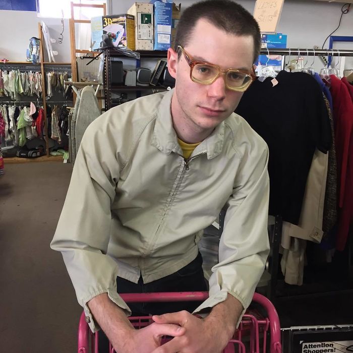 Guy Shows What $20 Can Get You At Thrift Stores, And The Results Are So Stupid It’s Hilarious Guy Shows What $20 Can Get You At Thrift Stores, And The Results Are So Stupid It’s Hilarious