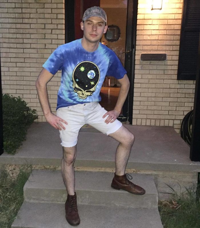 Guy Shows What $20 Can Get You At Thrift Stores, And The Results Are So Stupid It’s Hilarious Guy Shows What $20 Can Get You At Thrift Stores, And The Results Are So Stupid It’s Hilarious