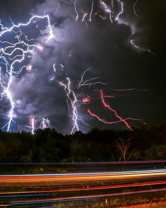 30 Photos That Show The Terrifying Power Of The Taal Volcano Which Just Erupted In The Philippines