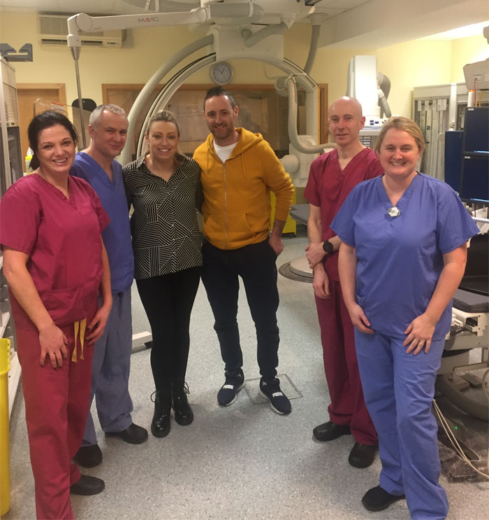 5-Year-Old Notices Mom Collapsing So She FaceTimes Her Dad, And People Are Saying The Family Would Be Broke If It Were The US