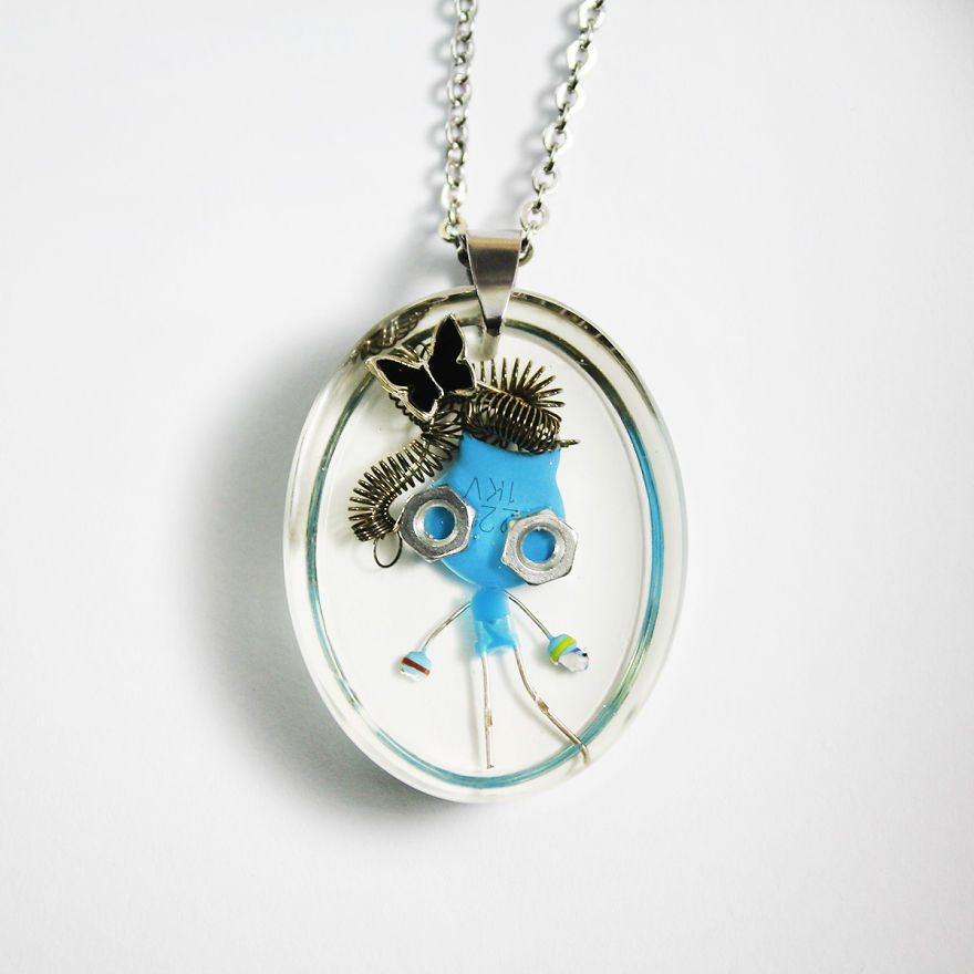 I Turned Electronic Components Into Adoptable Tiny Robots