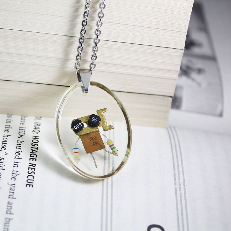 I Turned Electronic Components Into Adoptable Tiny Robots