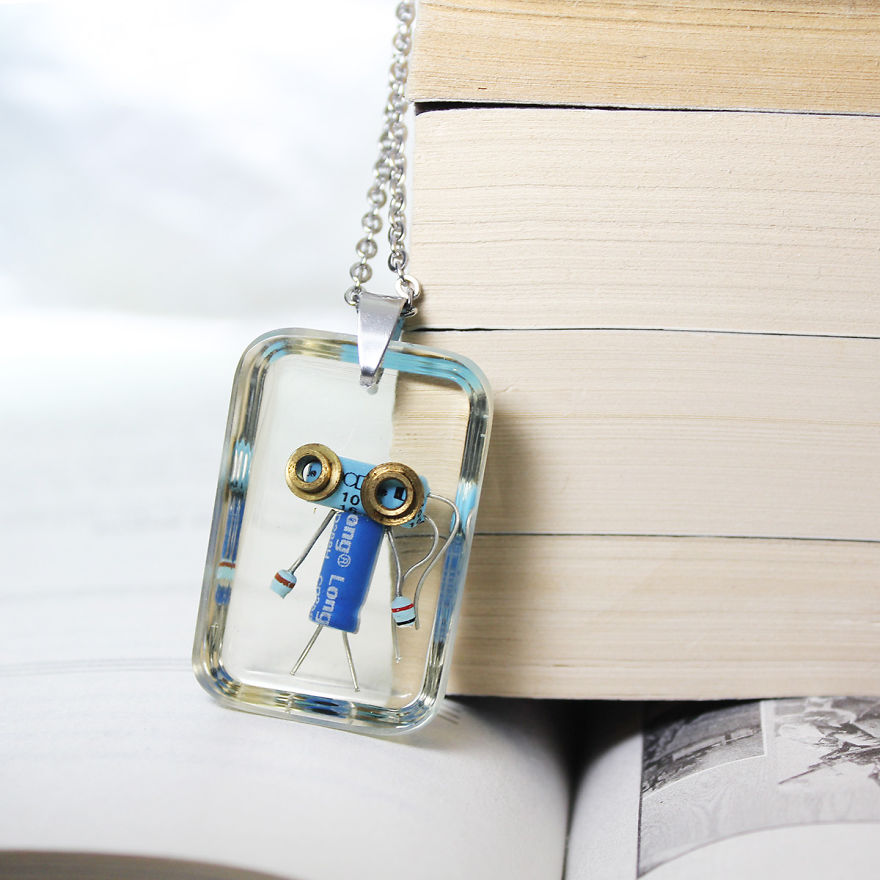 I Turned Electronic Components Into Adoptable Tiny Robots