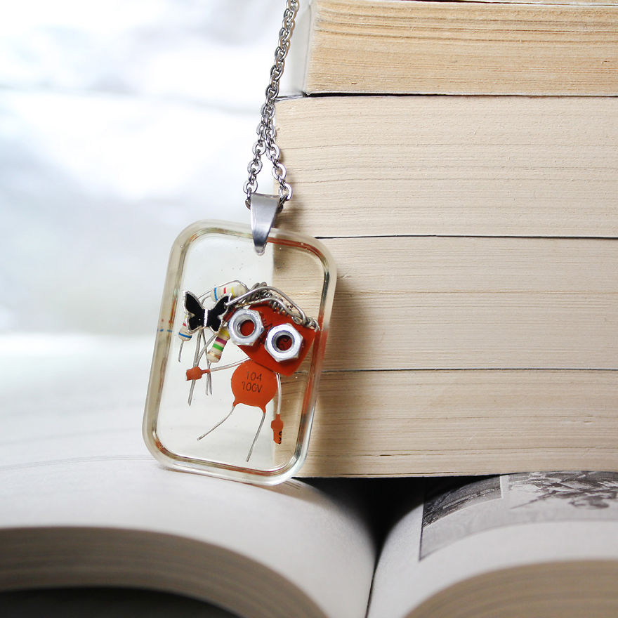 I Turned Electronic Components Into Adoptable Tiny Robots