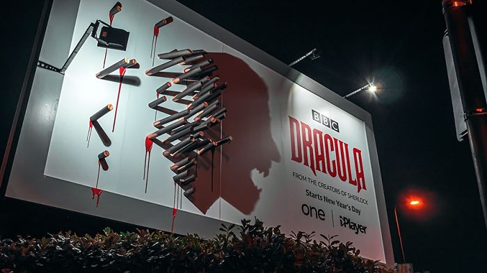 BBC’s Dracula Billboard Confuses People During The Daytime But Grabs Attention At Night BBC’s Dracula Billboard Confuses People During The Daytime But Grabs Attention At Night
