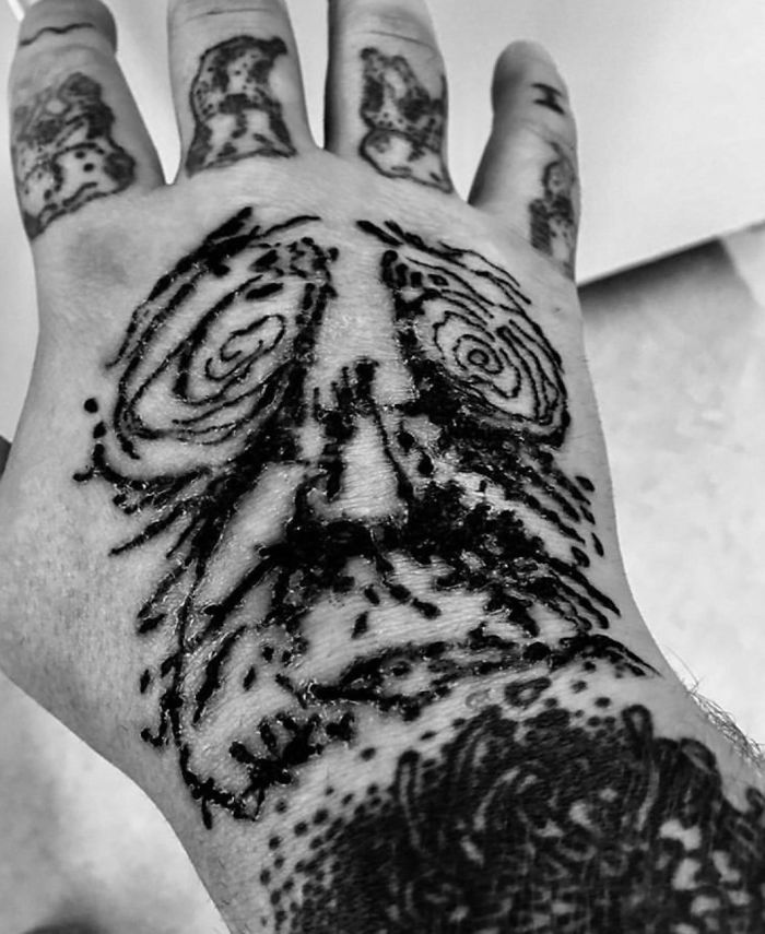 My Schizophrenic Friend Makes Really Intense Paintings Of His Inner Demons My Schizophrenic Friend Makes Really Intense Paintings Of His Inner Demons