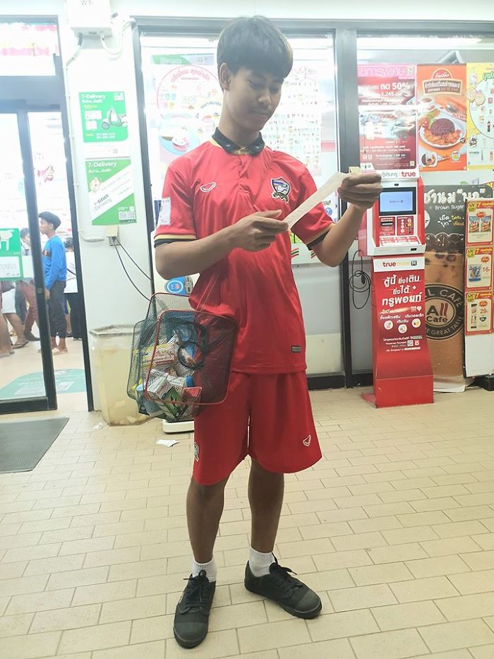 As Thailand Is Banning Plastic Bags, These 30 People Have Come Up With Awesome And Unusual Alternatives As Thailand Is Banning Plastic Bags, These 30 People Have Come Up With Awesome And Unusual Alternatives