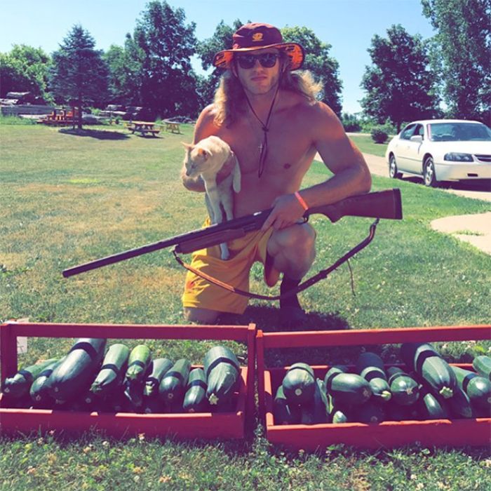 30 Funny Pics Of Vegan “Hunters” 30 Funny Pics Of Vegan “Hunters”