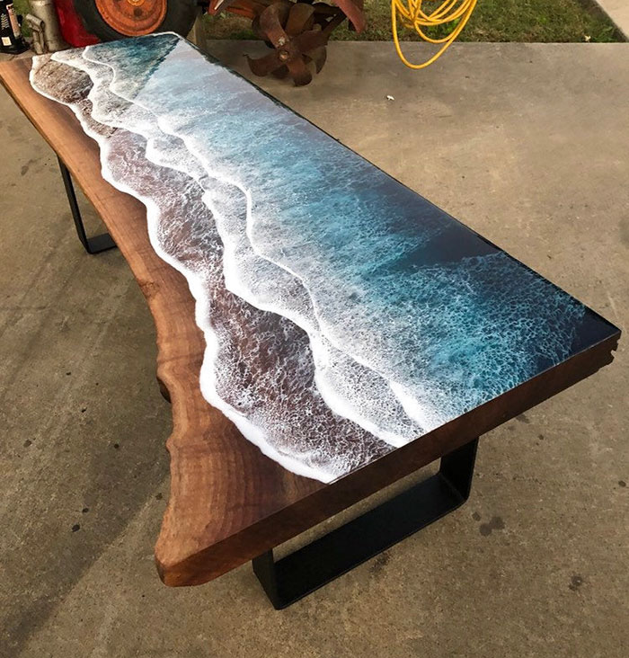 These Artists Create Mesmerizing Tables That Look Like They’re Being Washed By An Ocean Wave These Artists Create Mesmerizing Tables That Look Like They’re Being Washed By An Ocean Wave
