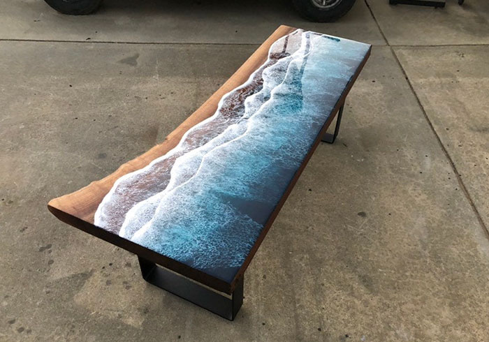 These Artists Create Mesmerizing Tables That Look Like They’re Being Washed By An Ocean Wave These Artists Create Mesmerizing Tables That Look Like They’re Being Washed By An Ocean Wave