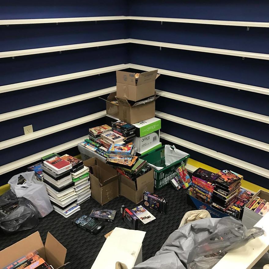 Guy Builds A VHS &lsquo;Store&rsquo; In His Basement And It Might Give You Nostalgia (16 Pics)