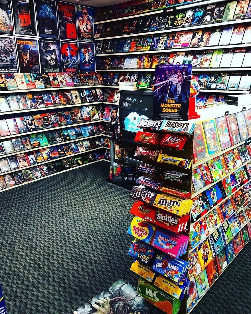 Guy Builds A VHS &lsquo;Store&rsquo; In His Basement And It Might Give You Nostalgia (16 Pics)