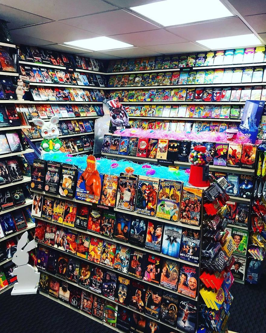 Guy Builds A VHS &lsquo;Store&rsquo; In His Basement And It Might Give You Nostalgia (16 Pics)