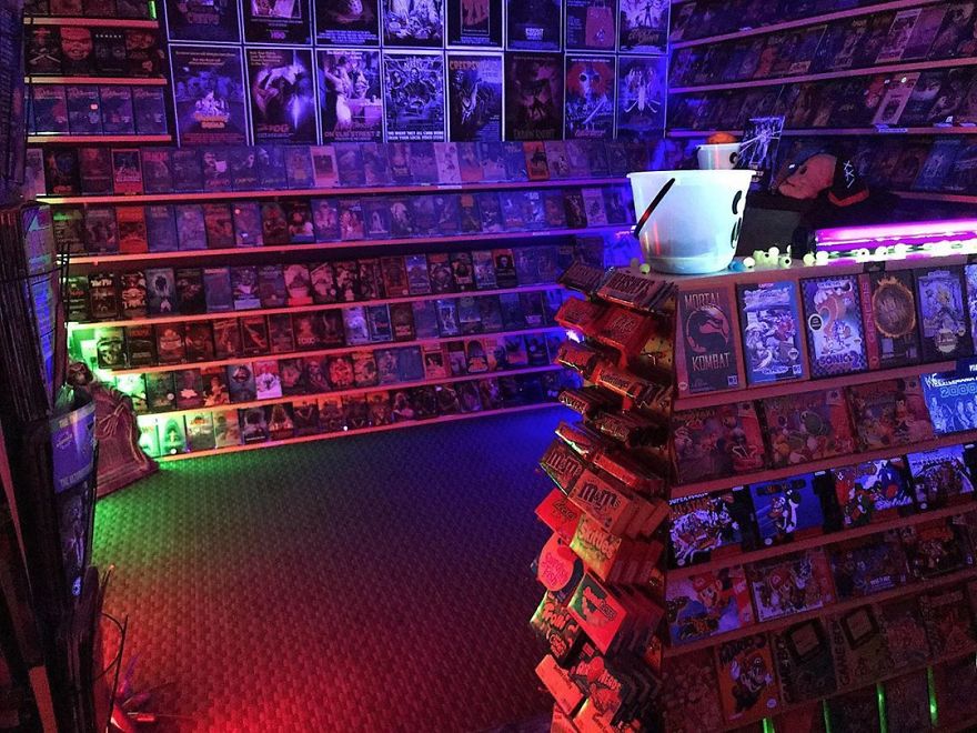 Guy Builds A VHS &lsquo;Store&rsquo; In His Basement And It Might Give You Nostalgia (16 Pics)