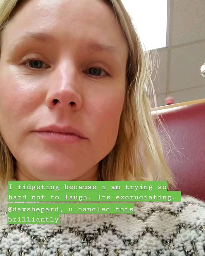 Kristen Bell Can’t Contain Herself While Her Husband Explains To Their Daughter What ‘The Middle Finger’ Means Kristen Bell Can’t Contain Herself While Her Husband Explains To Their Daughter What ‘The Middle Finger’ Means