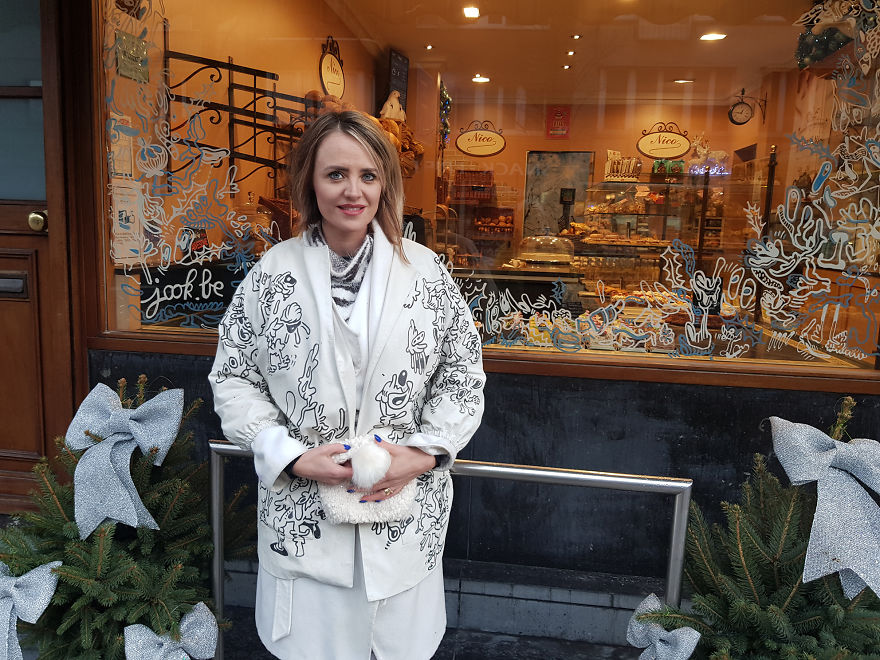 I Decorated My Hometown For Christmas With My Doodles I Decorated My Hometown For Christmas With My Doodles