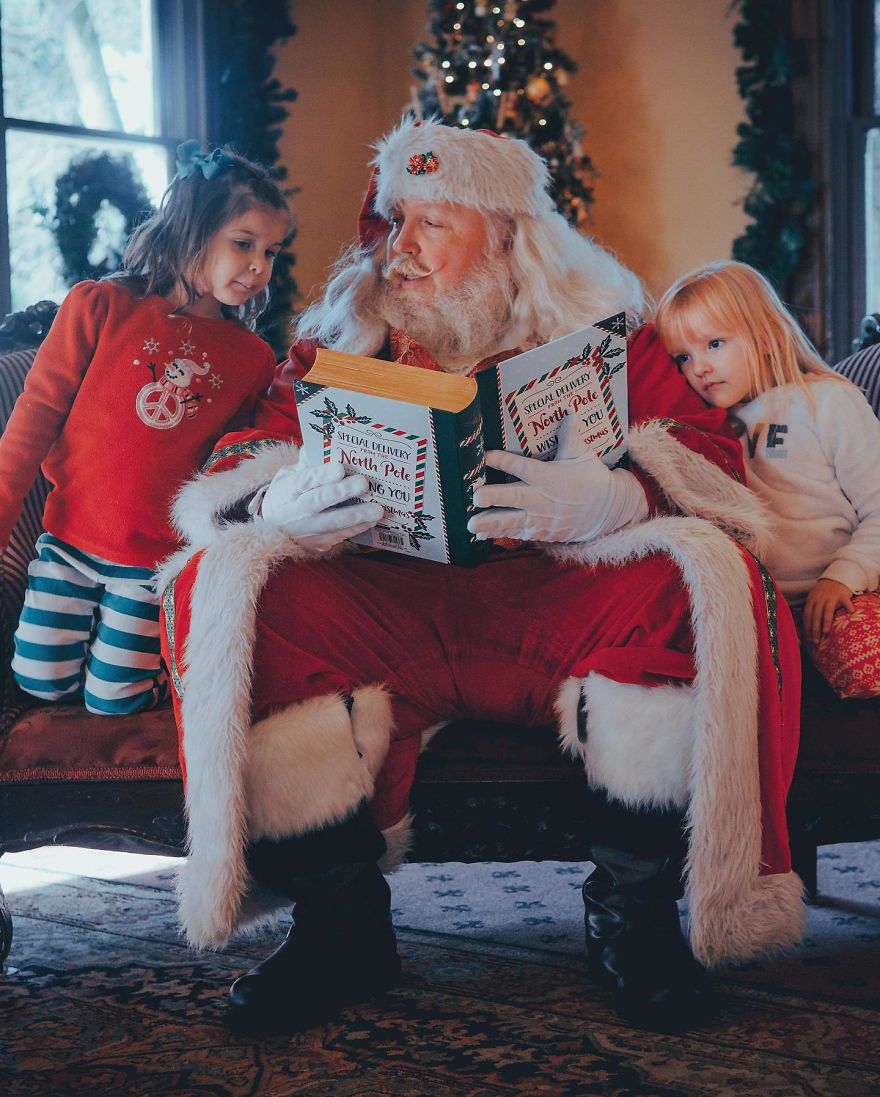 Kids Meet Santa For The First Time And It Will Warm Your Heart Kids Meet Santa For The First Time And It Will Warm Your Heart