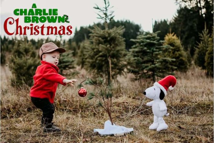 We Dress Our Kid Up In 12 Christmas Costumes We Dress Our Kid Up In 12 Christmas Costumes