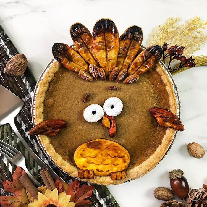 25 Pies That Look Too Good To Eat, Including A Festive Baby Yoda 25 Pies That Look Too Good To Eat, Including A Festive Baby Yoda