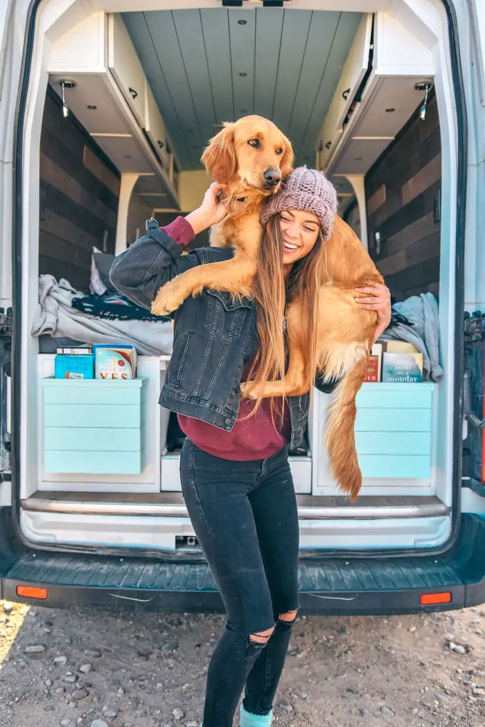 24-Year-Old Dumps Her Boyfriend, Quits Her Job, And Now Is Living The Van Life With Her Dog 24-Year-Old Dumps Her Boyfriend, Quits Her Job, And Now Is Living The Van Life With Her Dog