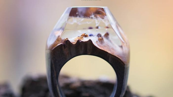 Russian Couple Places Tiny Fantasy-Inspired Worlds Into Their Jewelry And Decor Pieces (69 Pics) Russian Couple Places Tiny Fantasy-Inspired Worlds Into Their Jewelry And Decor Pieces (69 Pics)