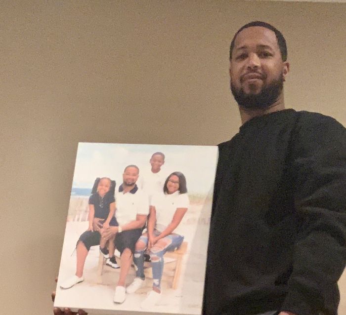 This Man Discovered Stacks Of Family Photographs In A Closed Photo Studio, Decided To Reunite Them With Their Rightful Owners