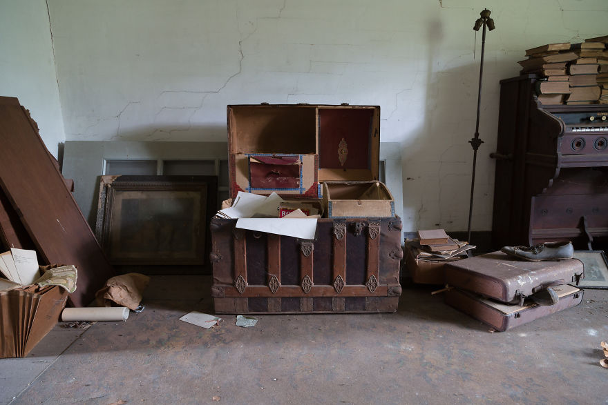 This Confederate Colonel’s House Was Left Behind With All Its Belongings Still Inside (26 Pics)