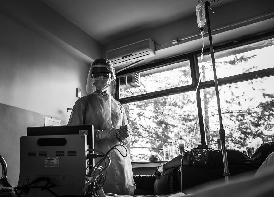 At The Front Lines, A Battle With The Coronavirus Is Fought Until The Last Breath At The Front Lines, A Battle With The Coronavirus Is Fought Until The Last Breath