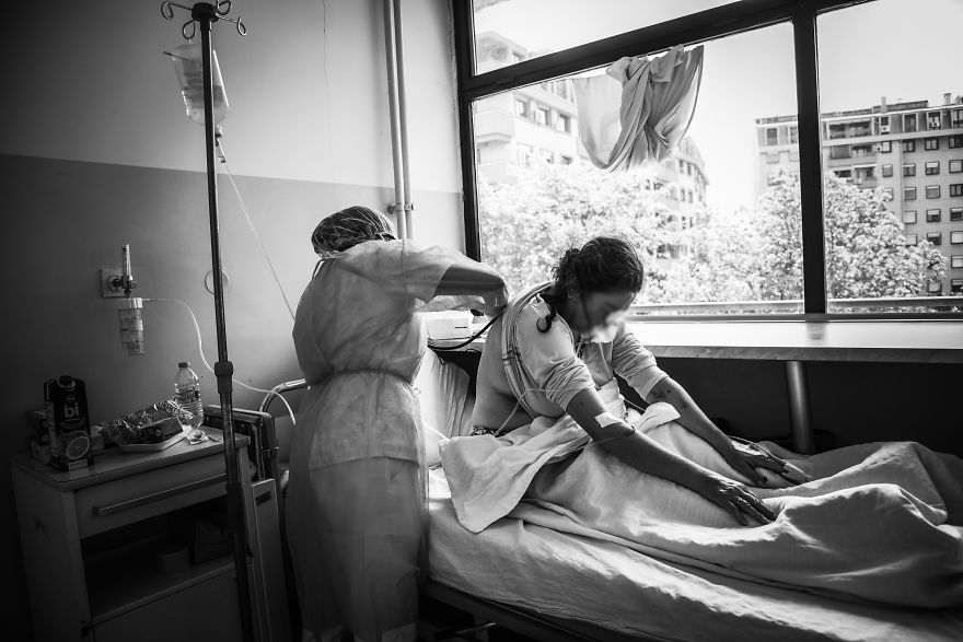 At The Front Lines, A Battle With The Coronavirus Is Fought Until The Last Breath