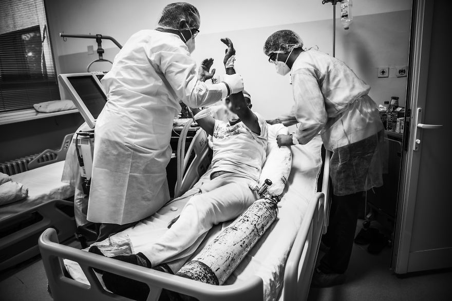 At The Front Lines, A Battle With The Coronavirus Is Fought Until The Last Breath