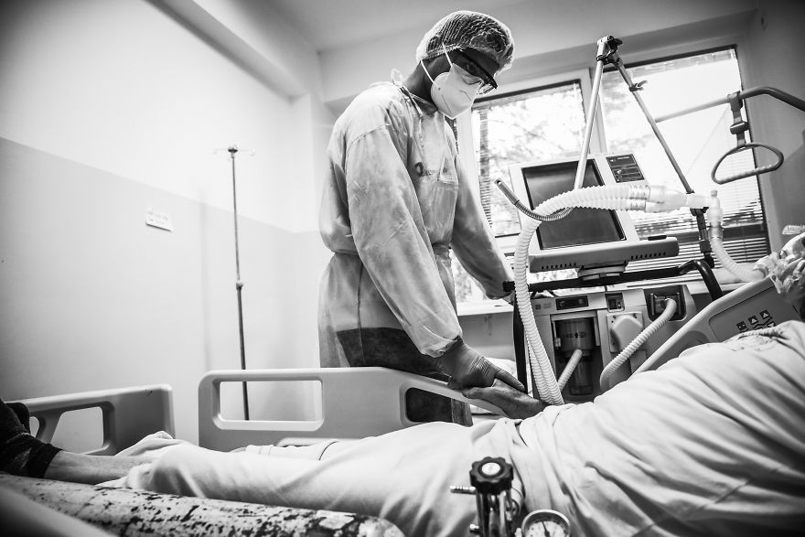 At The Front Lines, A Battle With The Coronavirus Is Fought Until The Last Breath