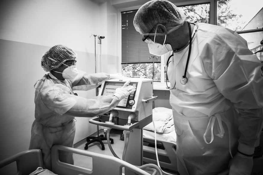 At The Front Lines, A Battle With The Coronavirus Is Fought Until The Last Breath