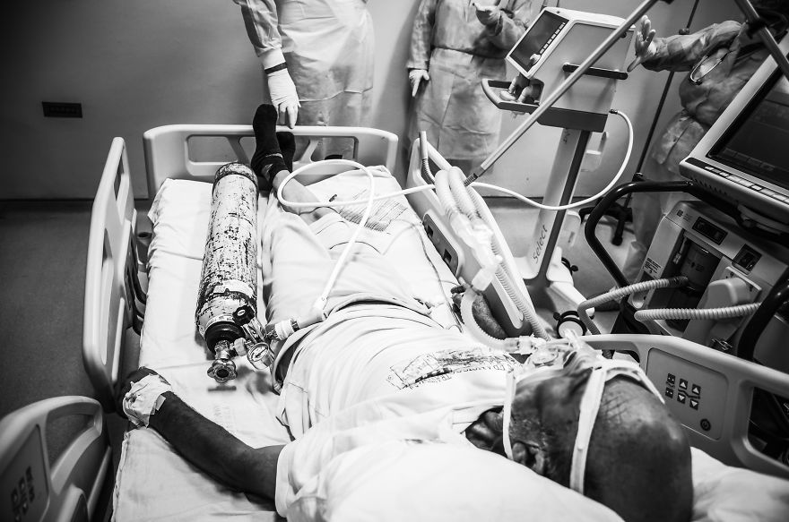 At The Front Lines, A Battle With The Coronavirus Is Fought Until The Last Breath