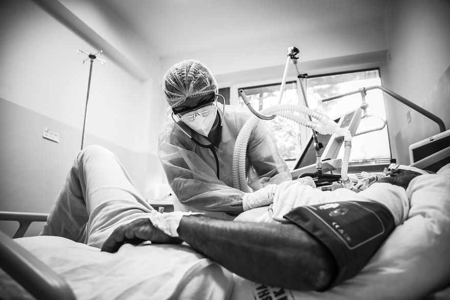 At The Front Lines, A Battle With The Coronavirus Is Fought Until The Last Breath