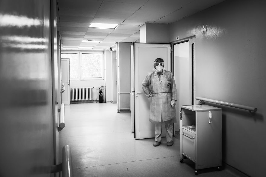 At The Front Lines, A Battle With The Coronavirus Is Fought Until The Last Breath