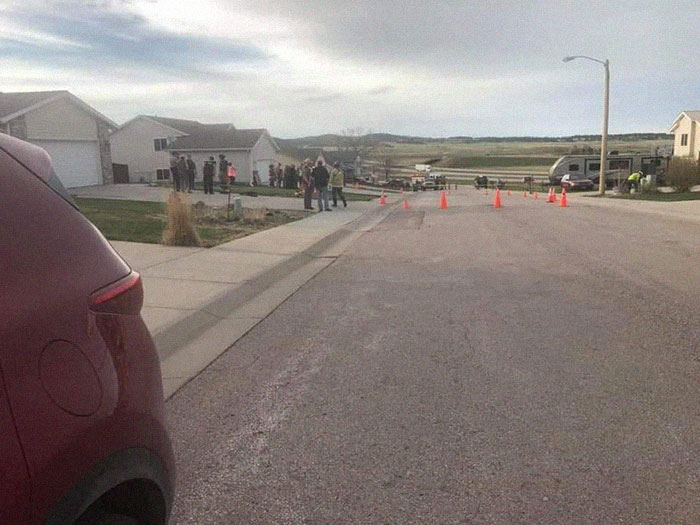 Giant Sinkhole Opens Up In South Dakota, People Go Inside It To Investigate And The Pics Go Viral Giant Sinkhole Opens Up In South Dakota, People Go Inside It To Investigate And The Pics Go Viral