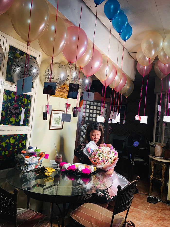 Daughter Receives Email Instructions On How To Throw A 25th Wedding Anniversary Celebration For Mom Written By Dad Who Passed Away 10 Months Ago Daughter Receives Email Instructions On How To Throw A 25th Wedding Anniversary Celebration For Mom Written By Dad Who Passed Away 10 Months Ago