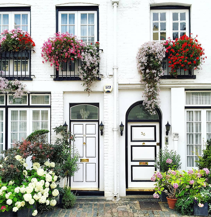 These 30 Charming Front Doors Around London Look Like They’re Part Of Sets In A Wes Anderson Movie These 30 Charming Front Doors Around London Look Like They’re Part Of Sets In A Wes Anderson Movie