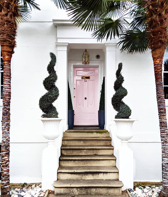 These 30 Charming Front Doors Around London Look Like They’re Part Of Sets In A Wes Anderson Movie These 30 Charming Front Doors Around London Look Like They’re Part Of Sets In A Wes Anderson Movie