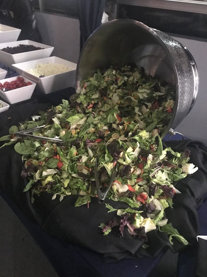 35 People Who Got Some Of The Most Ridiculous Food Servings In The Restaurant Business (New Pics) 35 People Who Got Some Of The Most Ridiculous Food Servings In The Restaurant Business (New Pics)