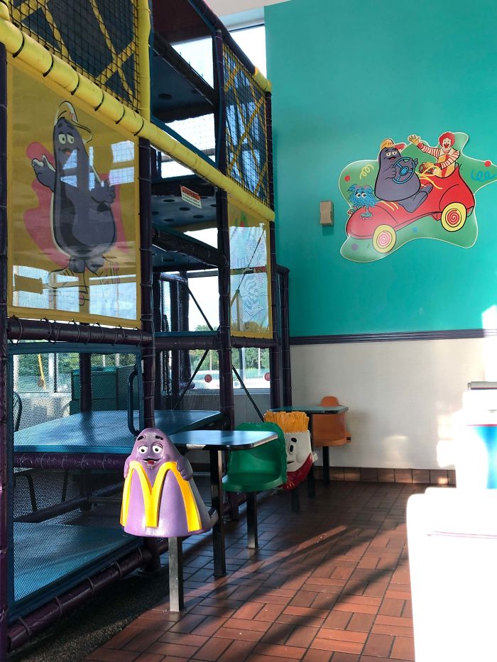 40 Photos Of McDonald’s From The ’80s And ’90s To Show How Things Have Changed 40 Photos Of McDonald’s From The ’80s And ’90s To Show How Things Have Changed