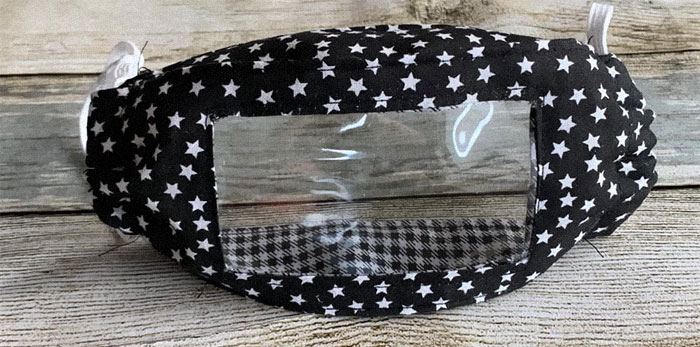 Deaf Mom Creates Clear Masks For Lip Reading, Quickly Learns It&#8217;s Useful For People From Various Backgrounds