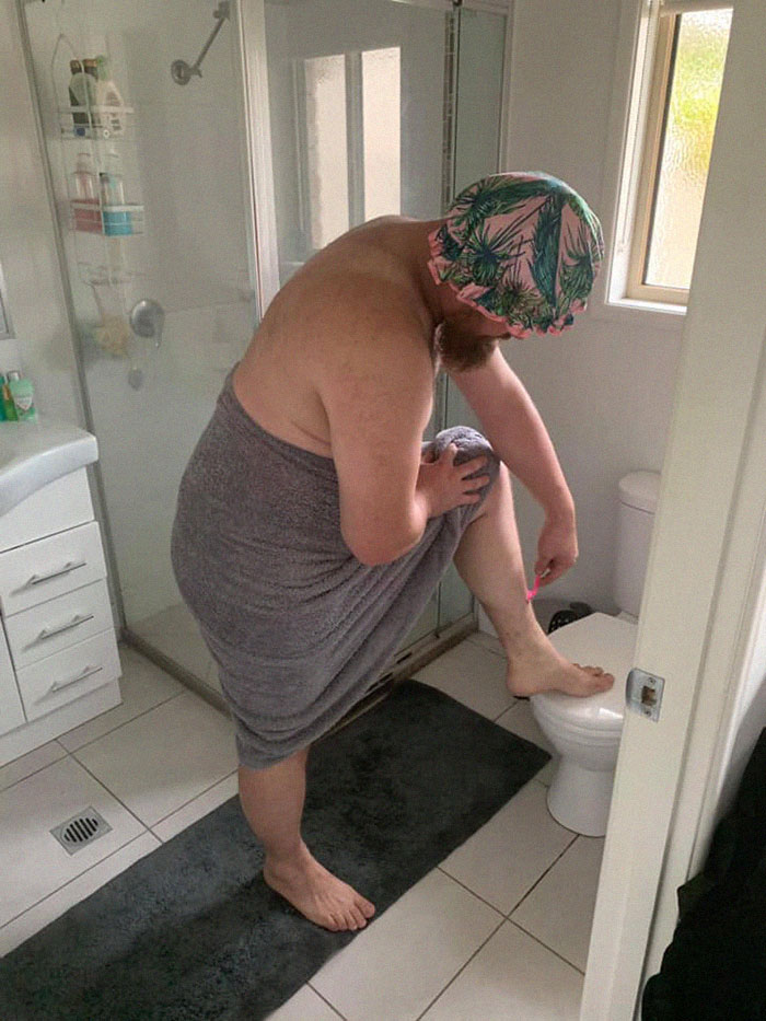 Real Estate Agents Ask This Guy To Send Pics Of His House To Confirm It&#8217;s Still Upright, Receive These Hilarious Pics