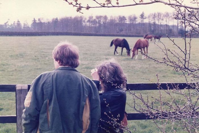 This Man Wrote A Poem For His Late Wife And Put It Under Her Pillow Every Day For 25 Years This Man Wrote A Poem For His Late Wife And Put It Under Her Pillow Every Day For 25 Years