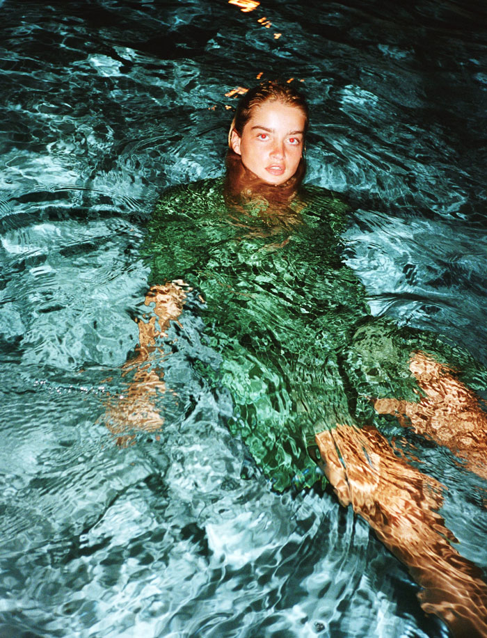 Zara Shoppers Are Saying It’s Impossible To Shop Online Due To Weird Modeling Poses, Share Screenshots To Prove Their Point Zara Shoppers Are Saying It’s Impossible To Shop Online Due To Weird Modeling Poses, Share Screenshots To Prove Their Point