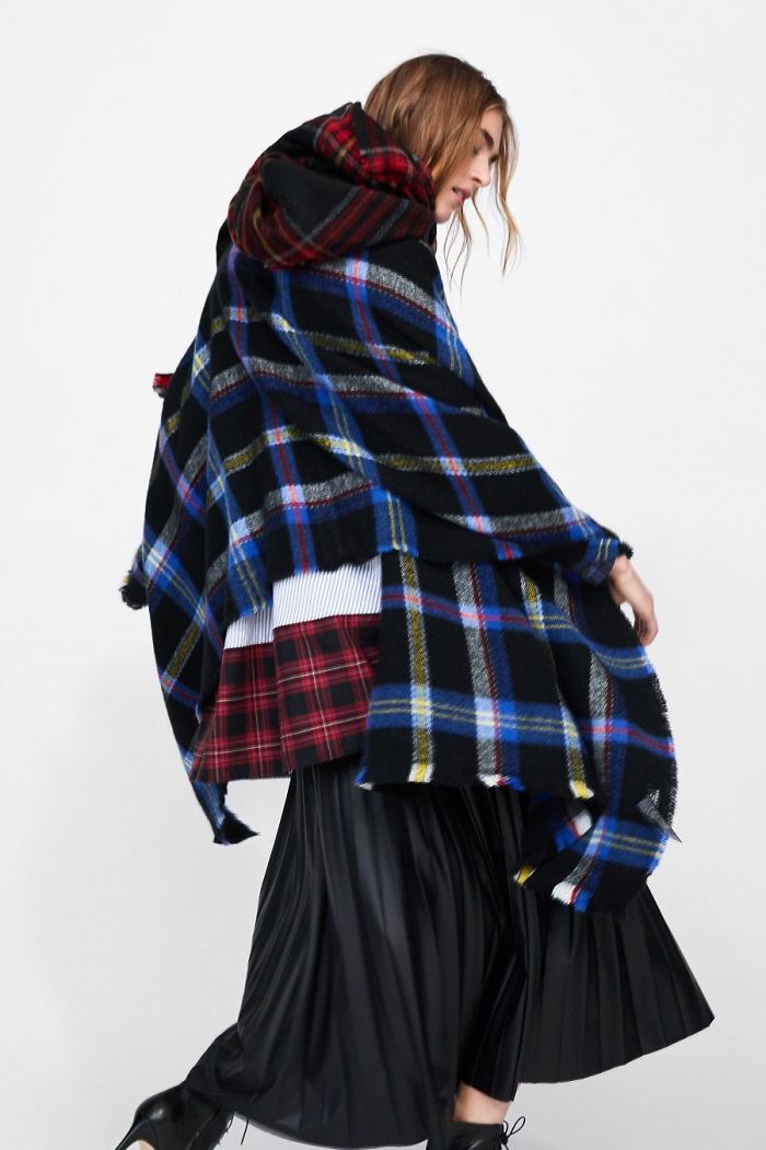 Zara Shoppers Are Saying It’s Impossible To Shop Online Due To Weird Modeling Poses, Share Screenshots To Prove Their Point Zara Shoppers Are Saying It’s Impossible To Shop Online Due To Weird Modeling Poses, Share Screenshots To Prove Their Point