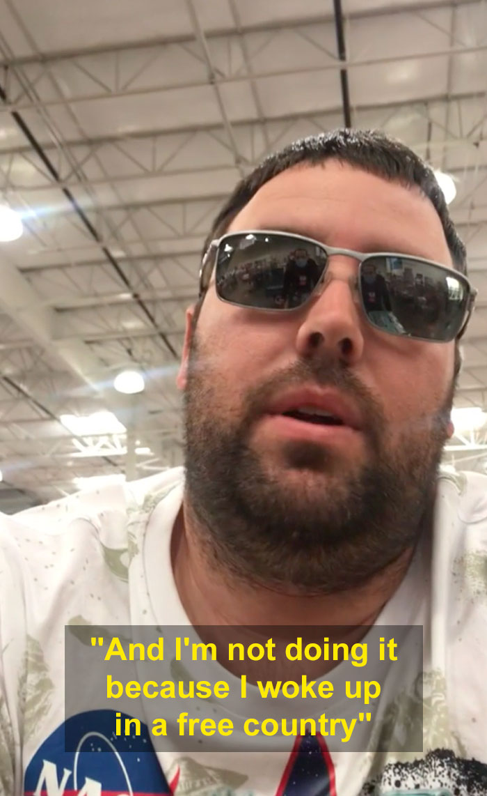 Idiot Films Costco Employee Kicking Him Out For Not Wearing A Mask, People Are On The Employee’s Side Idiot Films Costco Employee Kicking Him Out For Not Wearing A Mask, People Are On The Employee’s Side