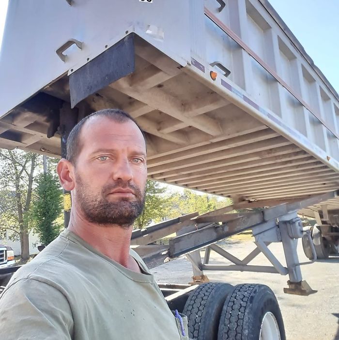 Somebody Told This Guy That Ladies Will Find Him More Attractive If He Posted Pics With Filters, And The Results Are Hilarious (7 Pics) Somebody Told This Guy That Ladies Will Find Him More Attractive If He Posted Pics With Filters, And The Results Are Hilarious (7 Pics)