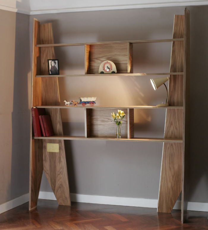 Eco-Responsible Furniture: This Bookshelf Can Be Reassembled Into A Coffin After The Owner’s Death Eco-Responsible Furniture: This Bookshelf Can Be Reassembled Into A Coffin After The Owner’s Death