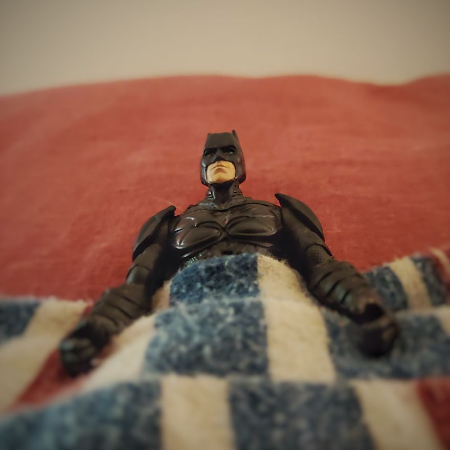I Post The Everyday Life Of Batman During Self-Isolation (39 Pics) I Post The Everyday Life Of Batman During Self-Isolation (39 Pics)